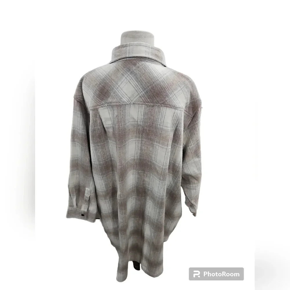 Basin and Range Plaid Oversized Shacket Medium/Large - Picture 7 of 8